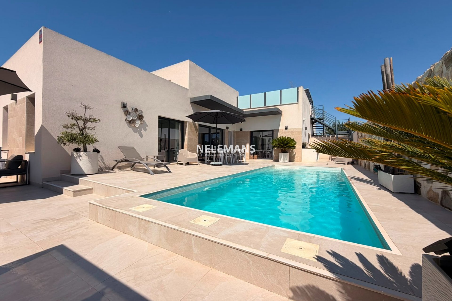 Revente - Semi Detached - Daya Nueva