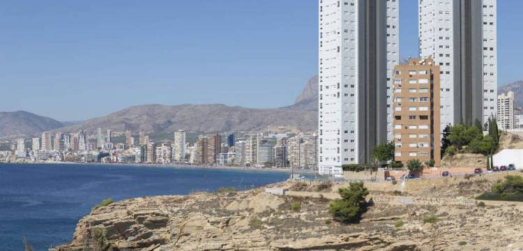 Nieuws: Wolkenkrabbers Benidorm moeten van de rechter gesloopt worden