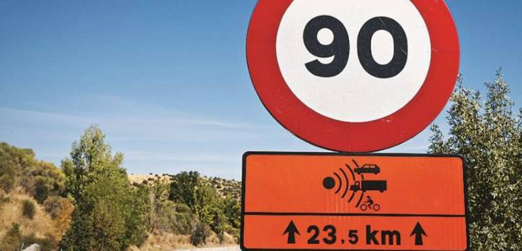 Nieuws: Verkeersborden van 100 naar 90 km/uur in Spanje