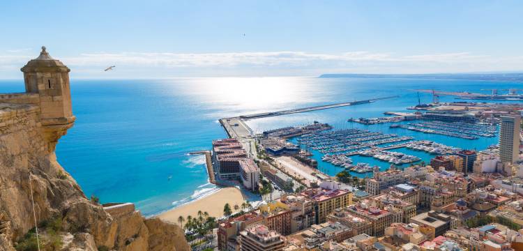 Summer weather coming with temperatures of 30 degrees in Spain!