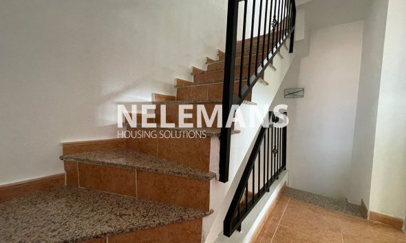 Reventa - Semi Detached - Los Montesinos - Centro