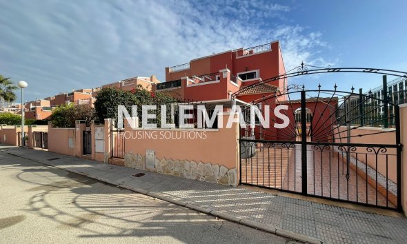 Reventa - Semi Detached - Los Montesinos - Centro