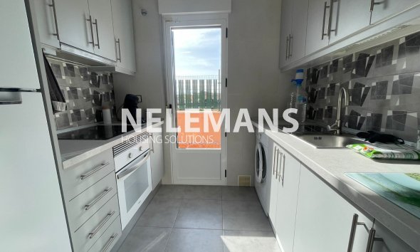 Reventa - Semi Detached - Los Montesinos - Centro