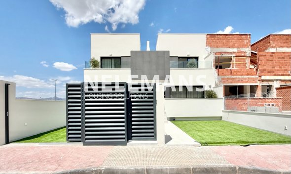 Neubau  - Semi Detached - Cox