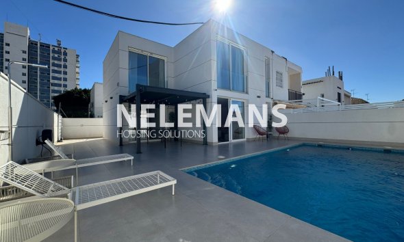 Bestaande Bouw - Geschakelde woning - Los Alcazares