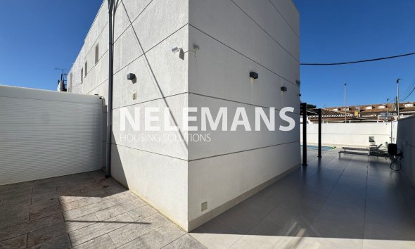 Bestaande Bouw - Geschakelde woning - Los Alcazares