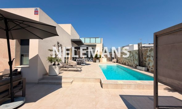 Reventa - Semi Detached - Daya Nueva
