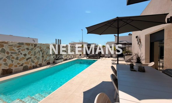 Reventa - Semi Detached - Daya Nueva