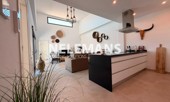 Reventa - Semi Detached - Daya Nueva
