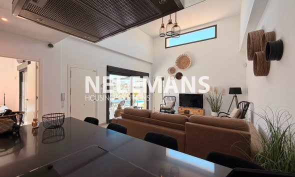 Reventa - Semi Detached - Daya Nueva